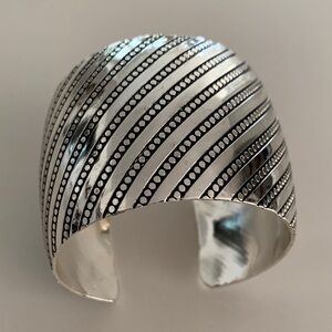 Chico’s Silver-tone Cuff Bracelet-NWT